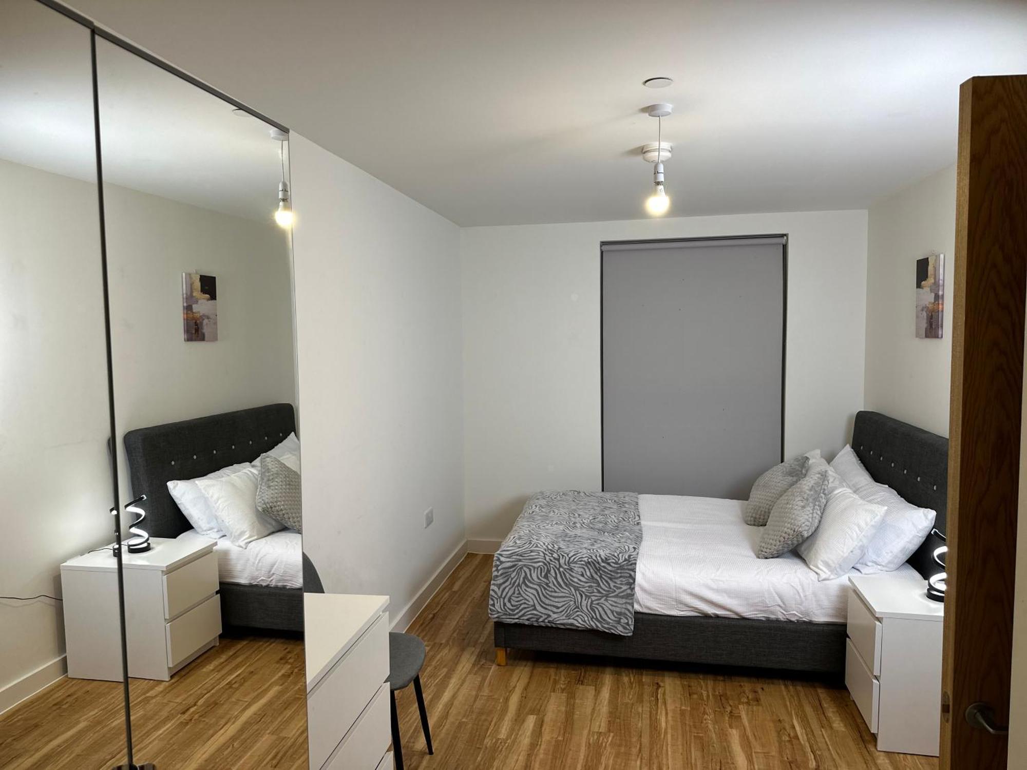 Luxury 2-Bed High-Rise In Manchester With Parking ภายนอก รูปภาพ